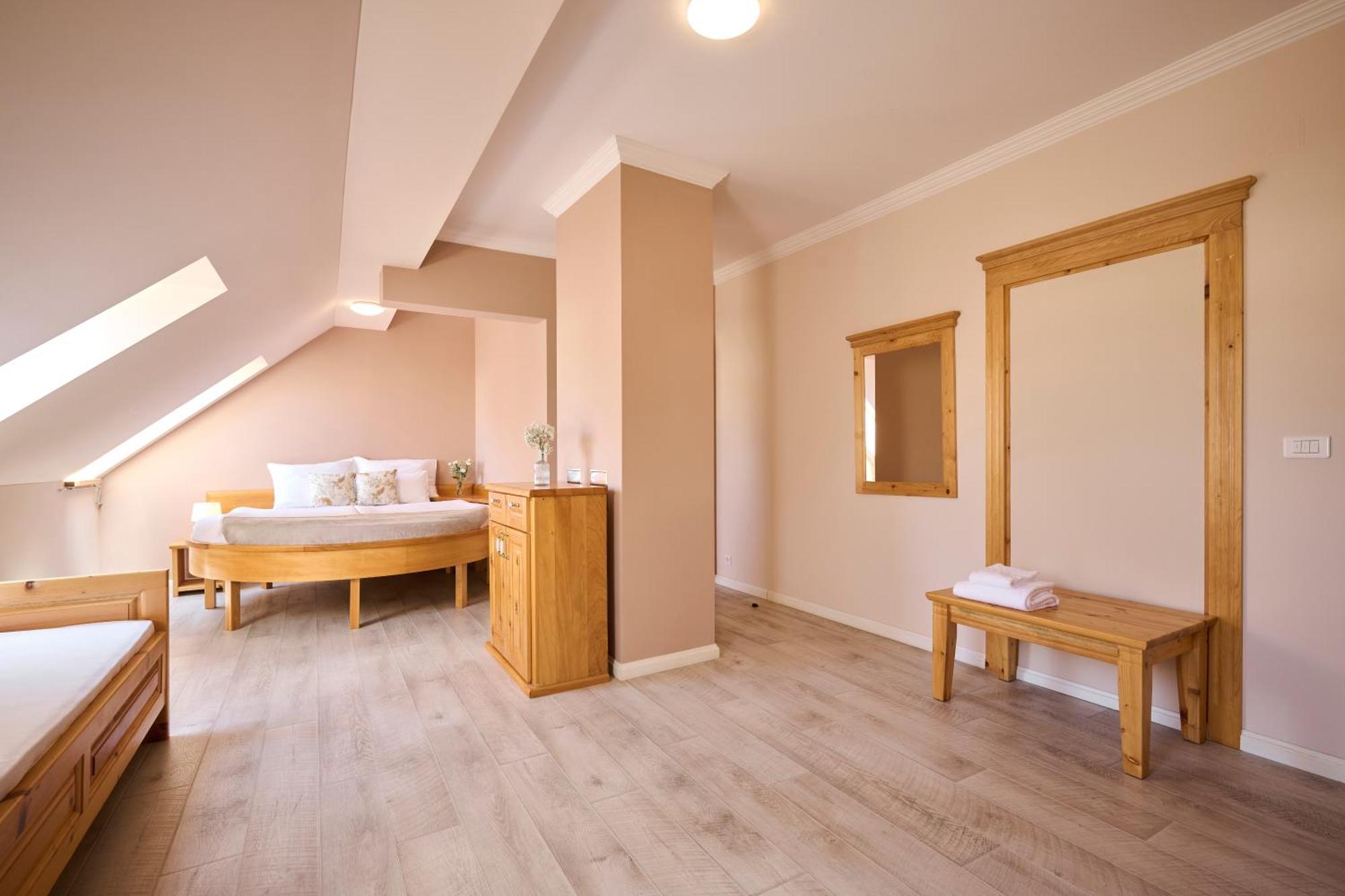 Hotel Kadoor Karlovac Exteriér fotografie