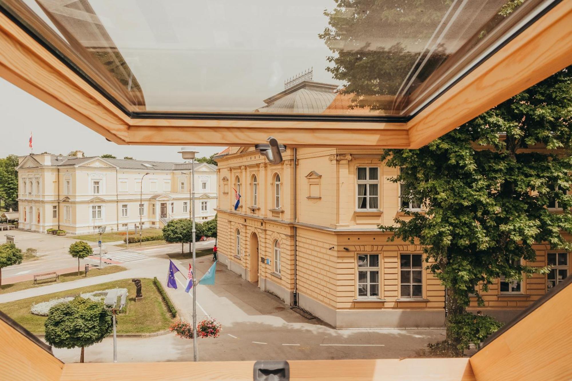 Hotel Kadoor Karlovac Exteriér fotografie